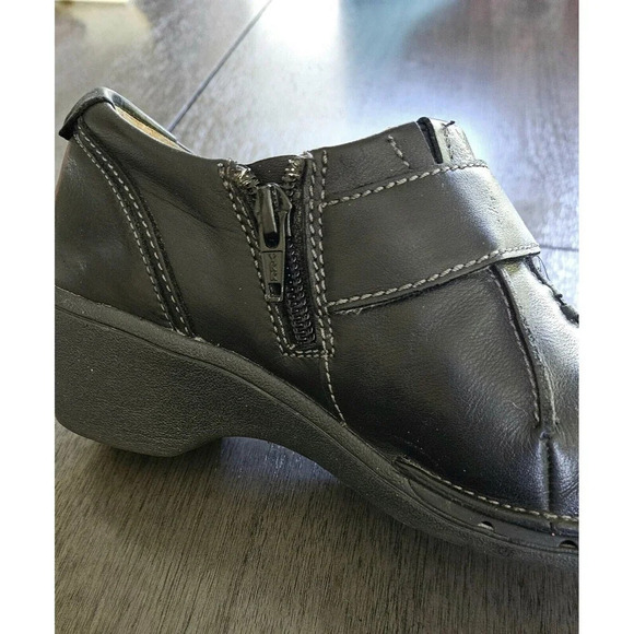 Clarks Unstructured Unsparrow Black Leather Shoes 6.5 Side Zip Comfort Clog - Picture 9 of 12